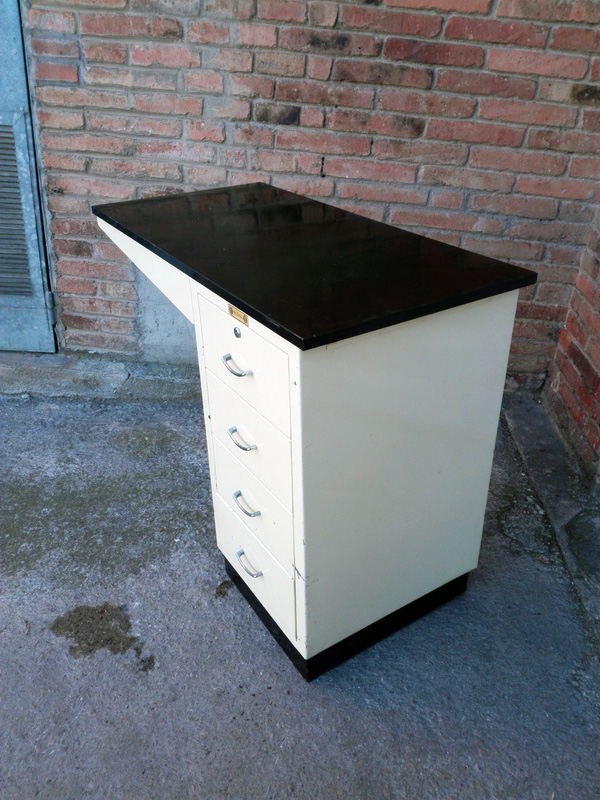 mesa auxiliar hospital medico metal cajon int cristal 81.5x100x50 1u